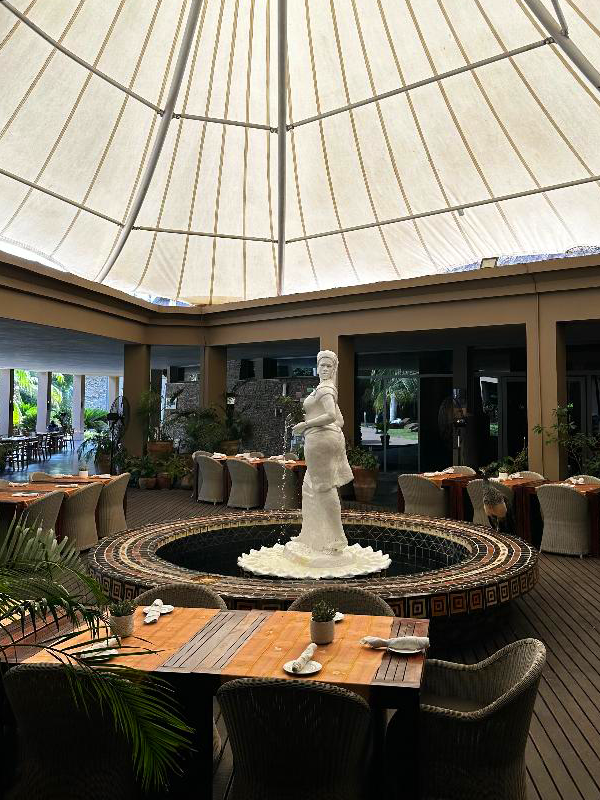 Royal_senchi_outdoor_dining_800x600px